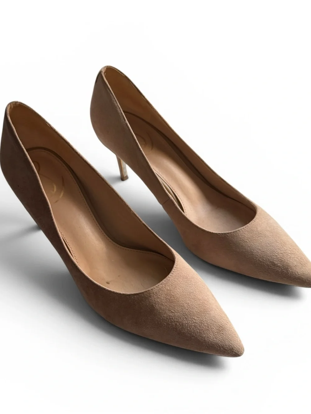 Sam Edelman Jordyn pointed toe suede pumps in Oatmeal.